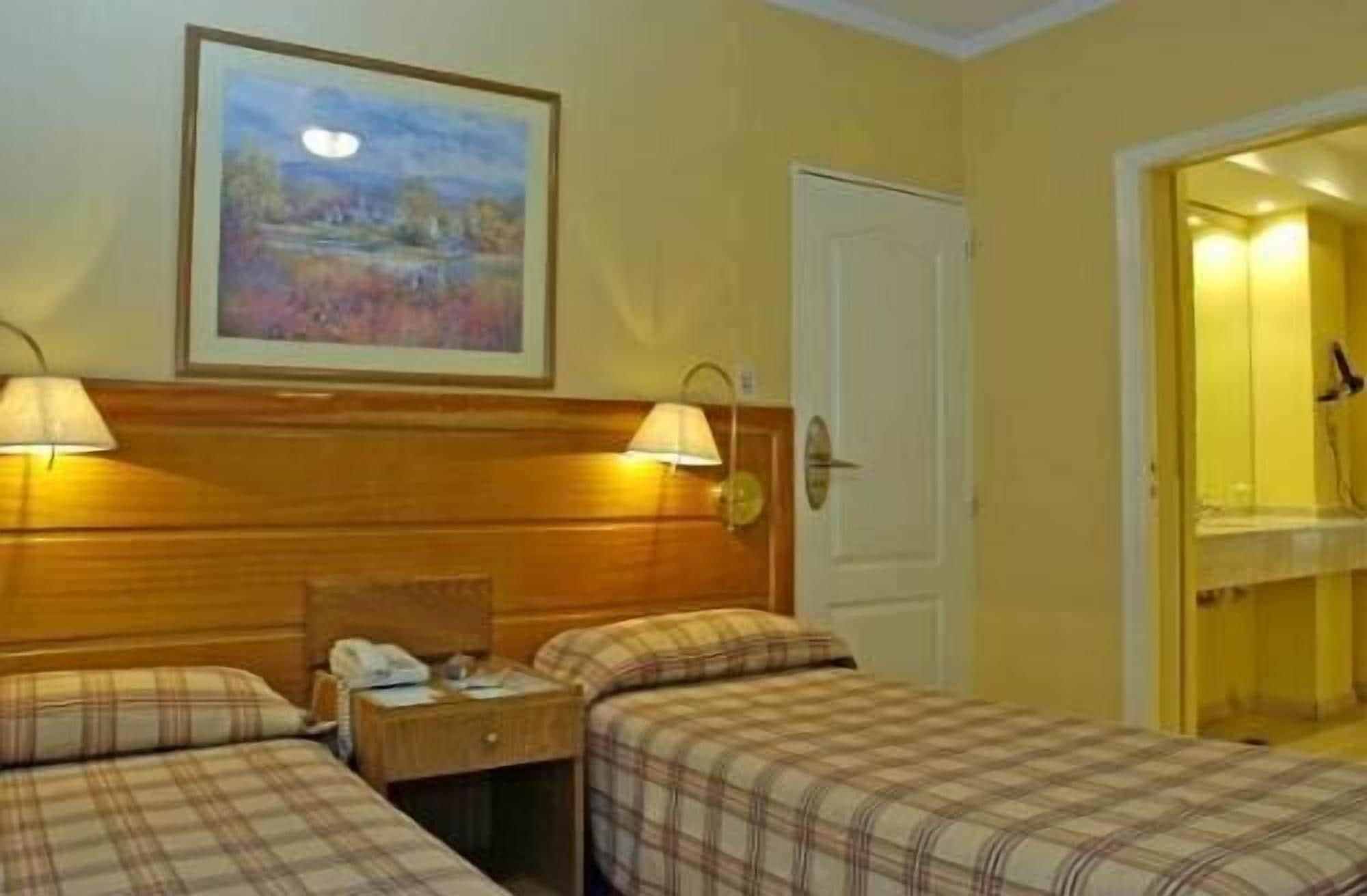 Hotel Provincial Mendoza Buitenkant foto