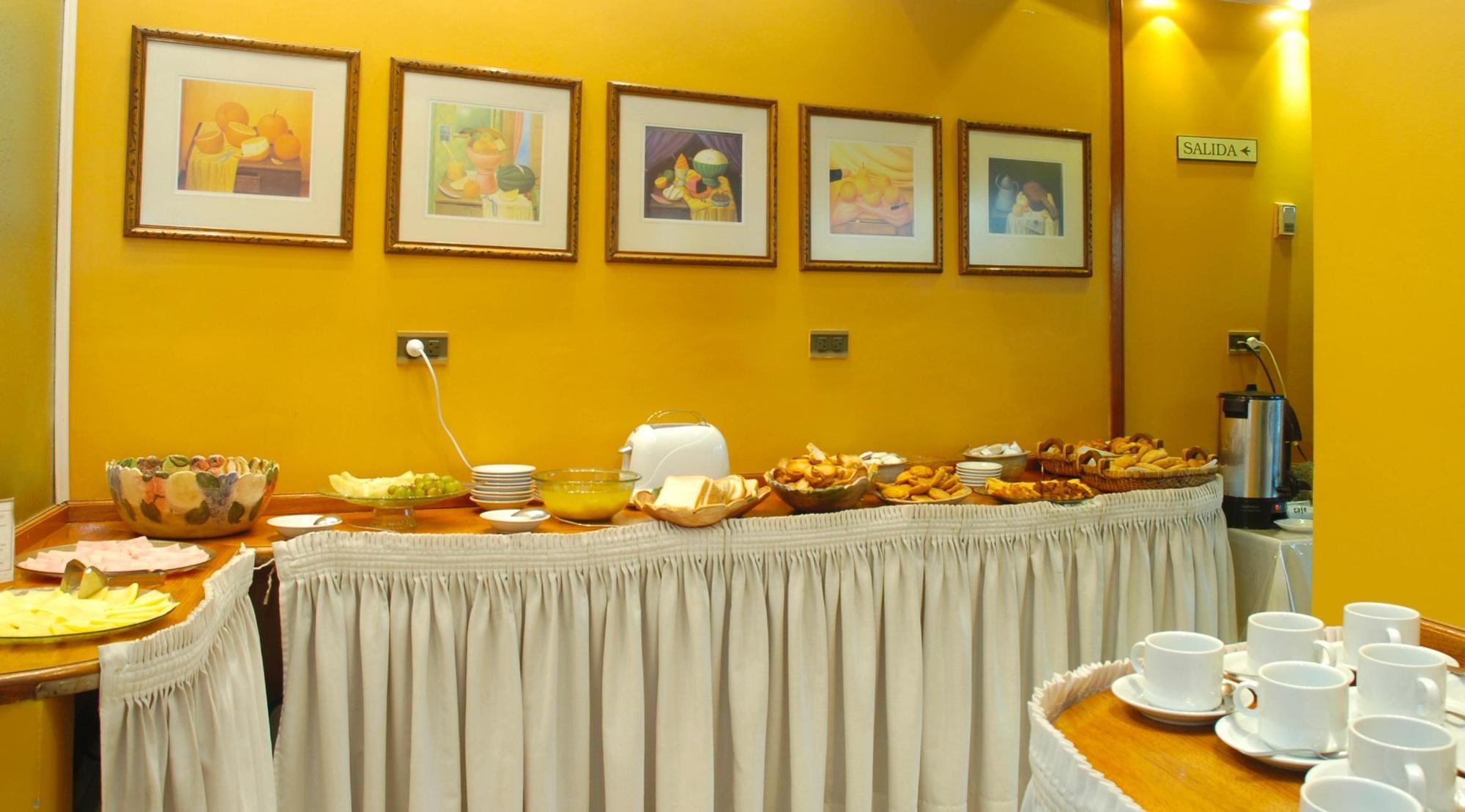 Hotel Provincial Mendoza Buitenkant foto