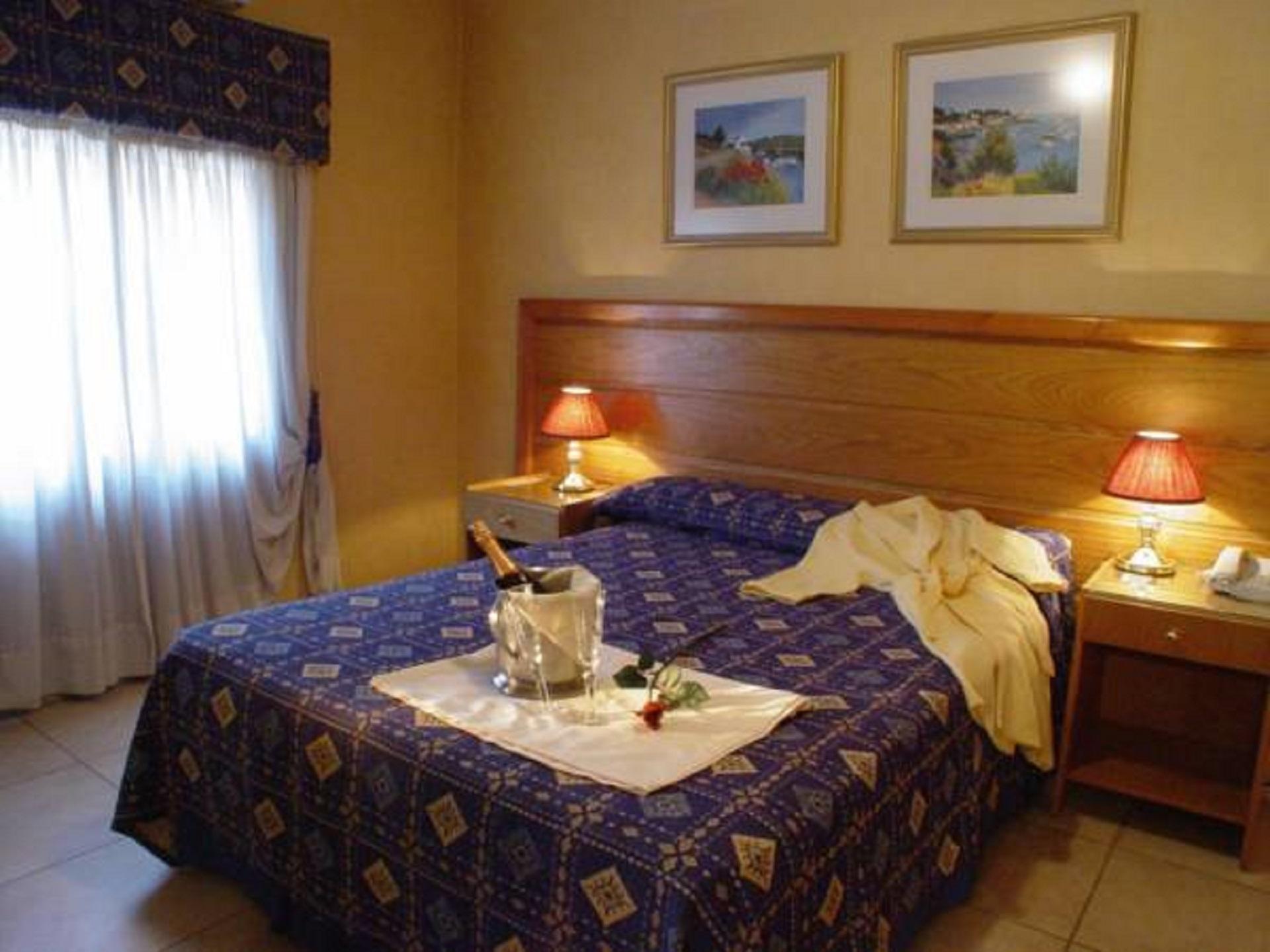 Hotel Provincial Mendoza Buitenkant foto
